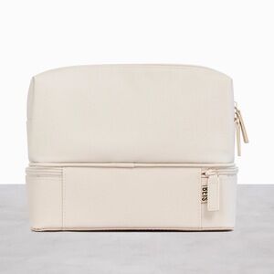 Beis Cosmetic organizer in beige. Was used only once. Great condition.